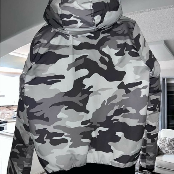 Hollister Black and Gray Camo Jacket - Picture 4 of 4
